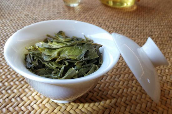 干吃茶葉致癌嗎，長期吃干茶葉的危害