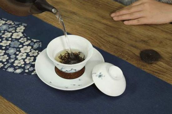 各類茶的注水方式，不同的茶泡茶時(shí)怎么注水