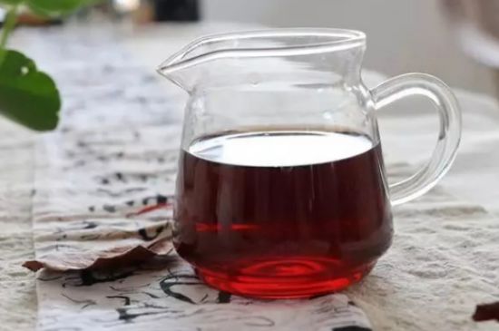 黑茶調(diào)理婦科病，女人喝黑茶好處太多了！