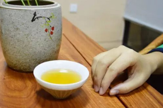 女人喝茶要行扣茶禮嗎，叩茶禮女士能用嗎？