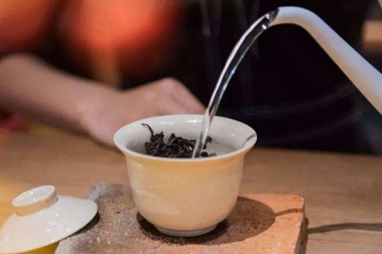 牛欄坑肉桂需不需要洗茶，武夷巖茶肉桂需要洗茶嗎？