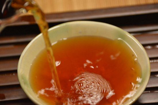 老茶浸蜜有什么功效，茶葉浸蜂蜜治咳嗽