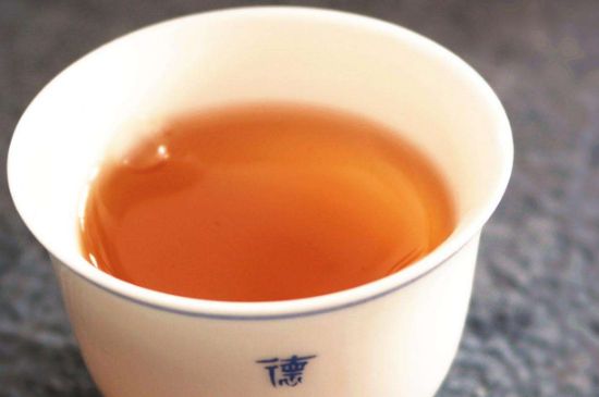 老茶和新茶哪個(gè)好，老茶好喝還是新茶好喝