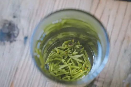 泡好的茶水放冰箱能保存多久，泡好的茶冷藏放多久？