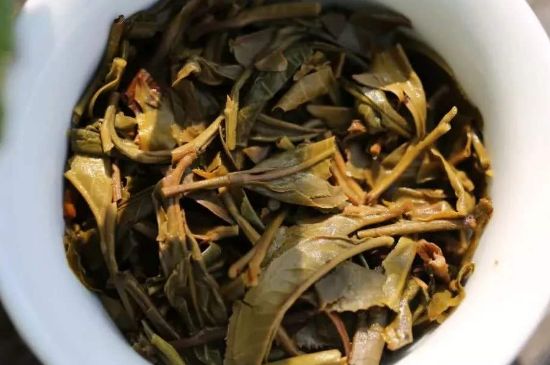 什么茶葉容易放香精，香精茶有什么危害？