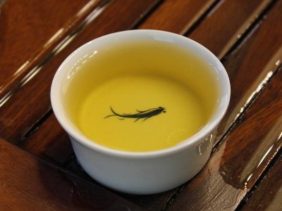 如何通過茶湯辨別好茶，<a href=http://www.blghub.com/fenlei/ target=_blank class=infotextkey>六大茶類</a>茶湯顏色標(biāo)準(zhǔn)