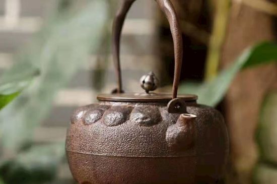 老鐵壺煮茶的害處，鐵壺為什么不能煮茶？