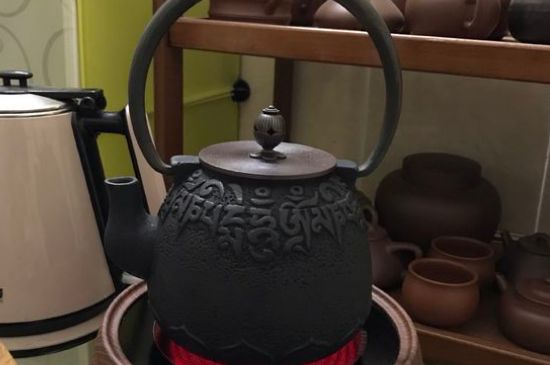 鐵壺生銹燒的水有害嗎，鐵壺內(nèi)壁生銹怎么辦