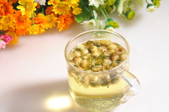 喝菊花茶有什么效果，女人長期喝菊花茶好嗎？