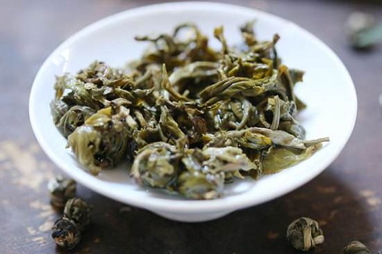 茉莉龍珠泡開后為什么都是梗，茉莉龍珠泡開后什么樣？