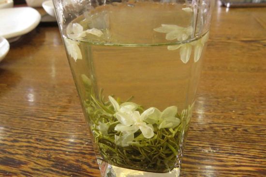 茉莉龍珠可以和什么一起泡茶，茉莉龍珠茶能加蜂蜜嗎？