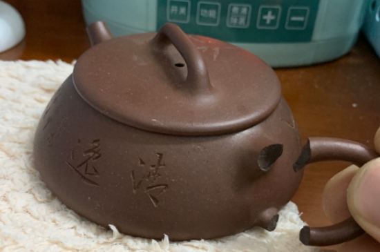 新買(mǎi)的紫砂壺為什么會(huì)裂，真的紫砂壺是不是很容易開(kāi)裂？