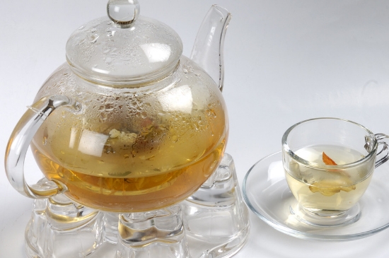 經(jīng)常菊花泡水好嗎，喝菊花茶有什么好處？