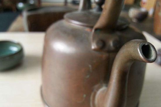 用銅壺?zé)惺裁唇?，銅壺煮水的兩大忌諱和好處