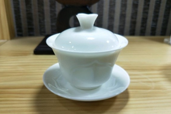 常見的七大材質(zhì)的茶具優(yōu)缺點(diǎn)，用什么材質(zhì)的茶具泡茶最好？