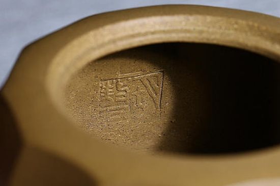 紫砂壺密密麻麻黑點(diǎn)，布滿了很多小黑點(diǎn)的紫砂好嗎