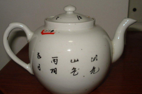 瓷壺適合泡什么茶，瓷器茶具喝什么茶好