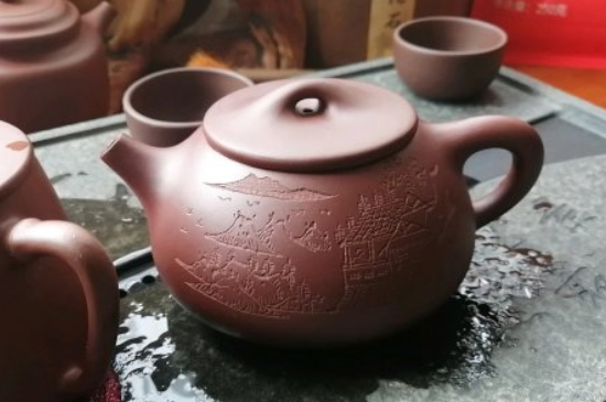紫砂開壺和不開壺的區(qū)別，<a href=http://www.blghub.com/chaju/zisha/ target=_blank class=infotextkey>紫砂壺開壺</a>的正確方法及開壺建議