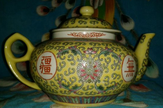 瓷壺適合泡什么茶，瓷器茶具喝什么茶好