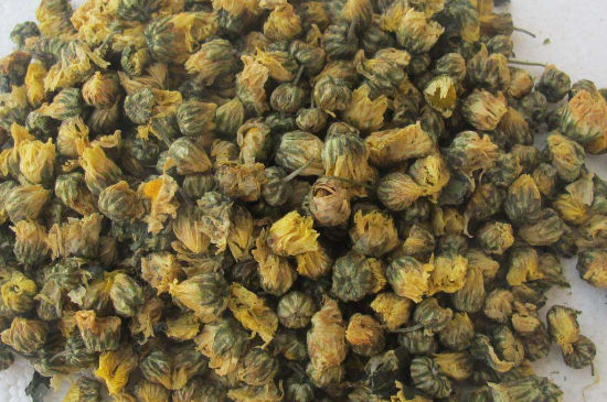 菊花茶大朵小朵有什么區(qū)別，菊花喝大朵還是小朵？