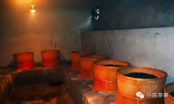 怎樣炭焙巖茶？揭秘武夷巖茶的炭焙技藝