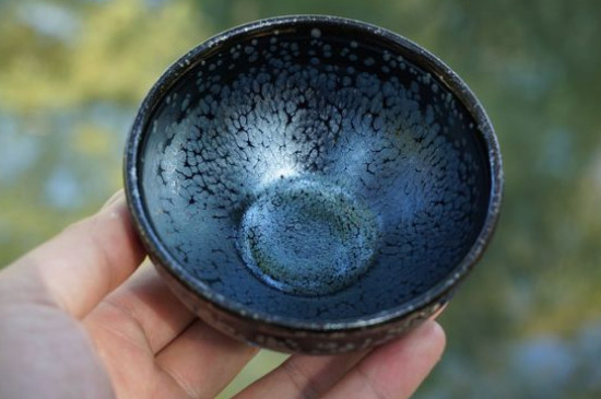 怎么鑒別建盞化學(xué)釉，真假建盞的對(duì)比與辨別