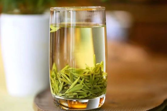 雀舌和竹葉青的區(qū)別，雀舌對(duì)比竹葉青圖片