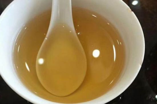 女人喝金駿眉的好處和壞處，女性喝金駿眉可減肥養(yǎng)顏