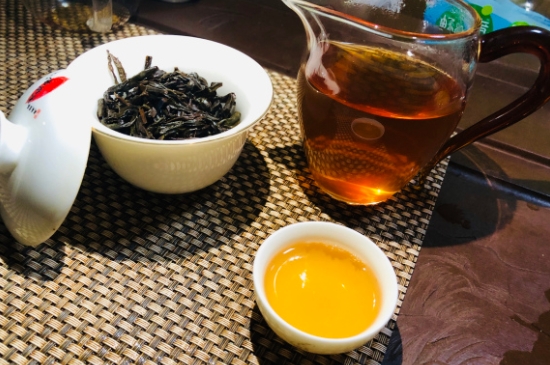 為什么喝巖茶會(huì)上火，巖茶喝多上火怎么辦？