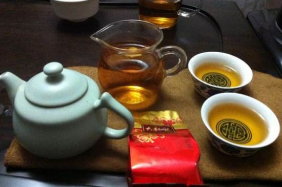 肉桂茶和大紅袍哪個(gè)貴，武夷山肉桂與大紅袍的價(jià)格比較