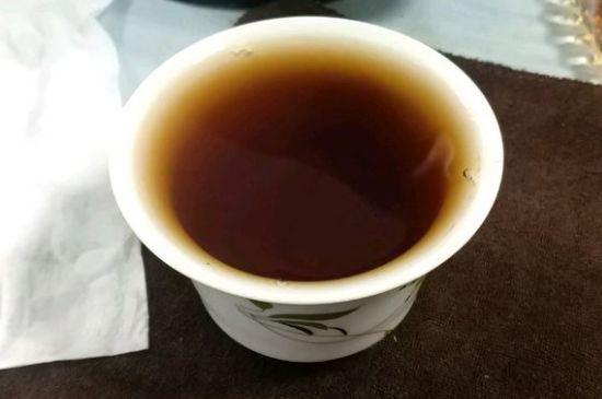女人喝紅茶好還是喝普洱茶好，普洱茶和紅茶哪個適合女人喝