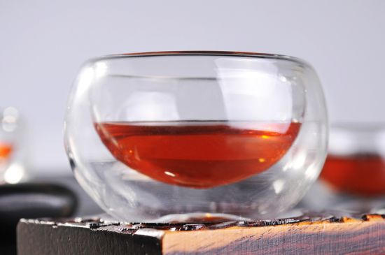 紅茶放置10年還能喝嗎，多年過期紅茶居然還能喝？