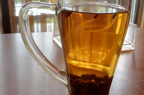紅茶放置10年還能喝嗎，多年過期紅茶居然還能喝？