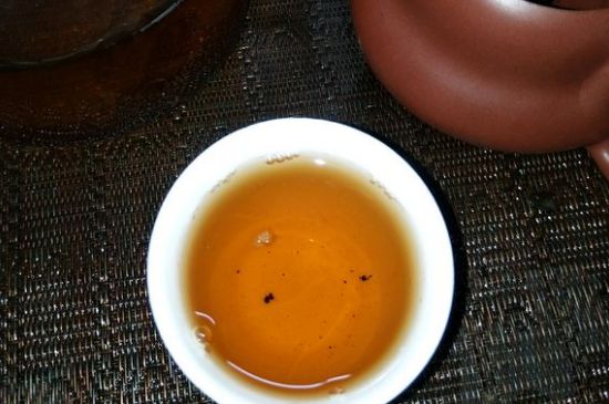 黑茶排濕毒的身體表現(xiàn)，喝黑茶排毒反應(yīng)癥狀
