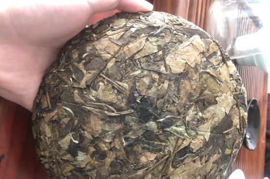 7年壽眉和2年白牡丹哪個(gè)好，老白茶壽眉與白牡丹的口感區(qū)別