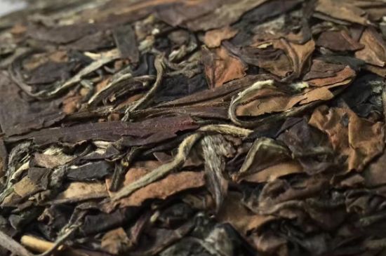 福鼎白茶要喝老的嗎，為什么喝白茶要喝老茶存新茶？