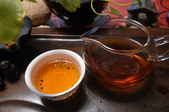 正山小種對(duì)胃好嗎，正山小種養(yǎng)胃還是傷胃