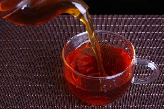 紅茶會(huì)加重濕氣嗎，喝什么茶能去除體內(nèi)濕氣