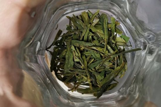 龍井茶放二年了能喝嗎，過期龍井茶的妙用！