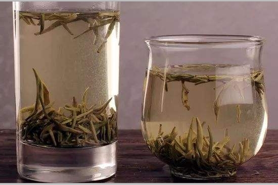 西湖龍井茶毫和發(fā)霉區(qū)別圖片，長(zhǎng)霉的龍井茶葉會(huì)是什么樣？