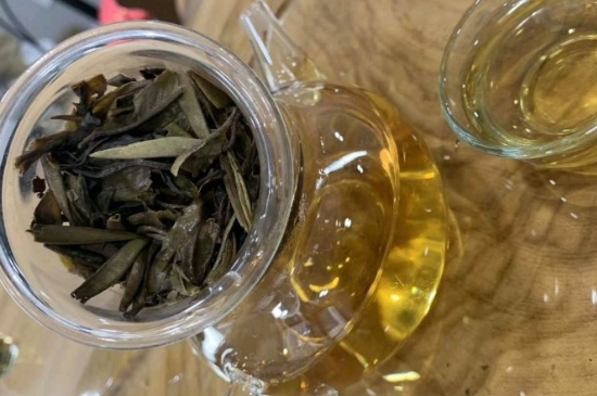 白茶三年為藥七年為寶的原理，為什么說一年茶三年藥七年寶？