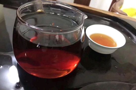 黑茶排濕毒的身體表現(xiàn)，喝黑茶排毒反應(yīng)癥狀