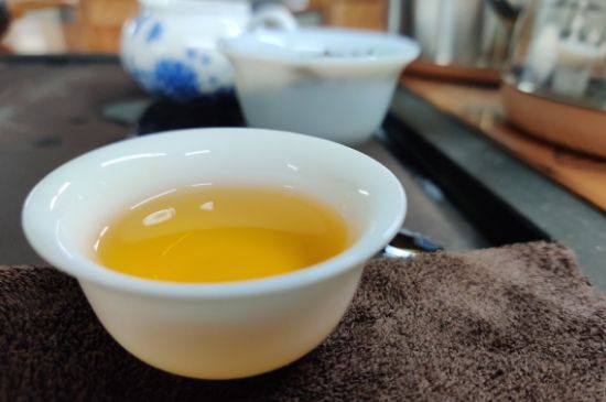 蜜蘭香好還是鴨屎香好，鳳凰單叢茶蜜蘭香和鴨屎香特點(diǎn)有哪些？