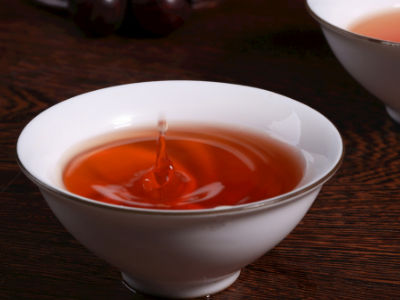 紅茶和綠茶的區(qū)別，常喝紅茶好還是綠茶好？