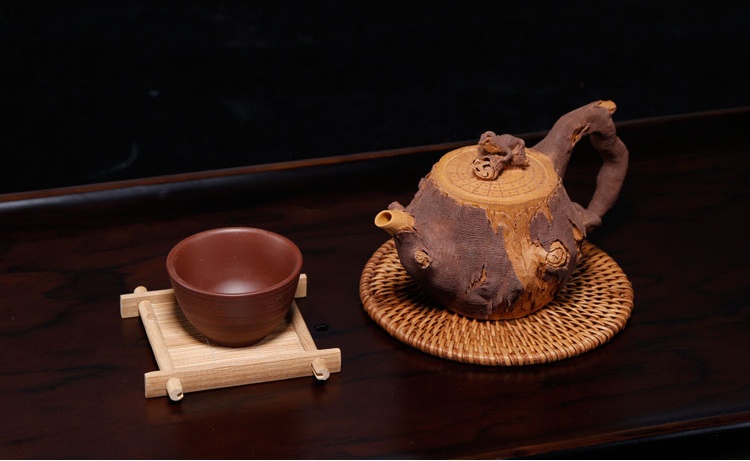 仿木外皮紫砂壺，創(chuàng)意木樁手工雕刻紫砂壺